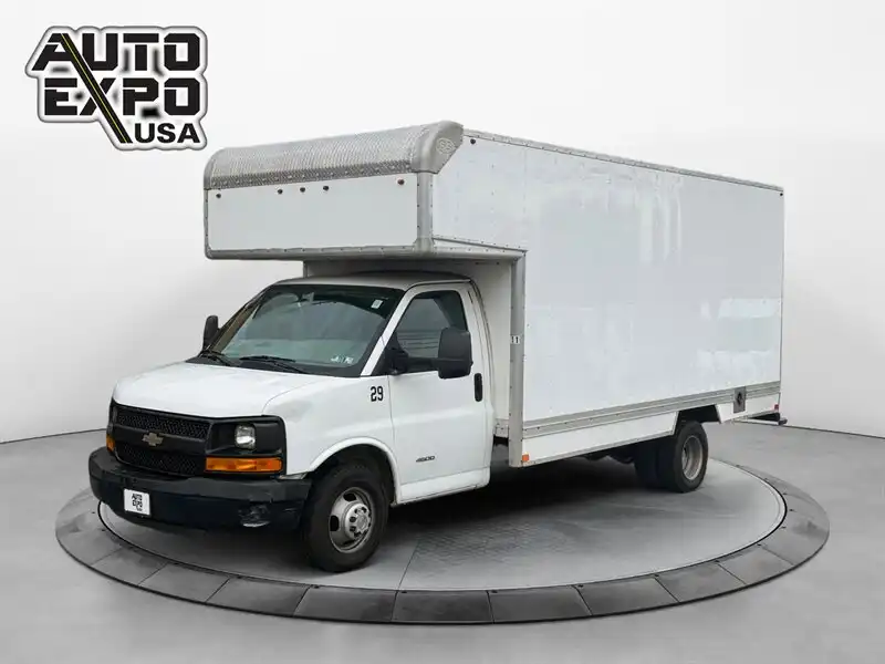 2014 Chevrolet Express 4500 159" WB's photo