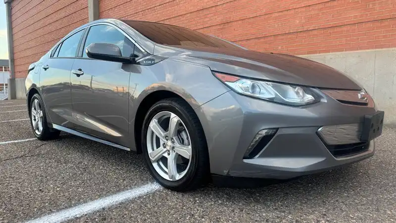 2018 Chevrolet Volt LT's photo