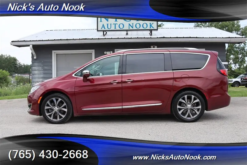 2018 Chrysler Pacifica Limited photo 3