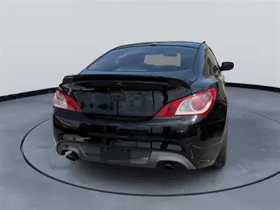 2011 Hyundai Genesis Coupe 2.0T photo 4