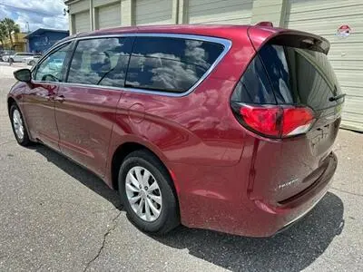 2018 Chrysler Pacifica Touring Plus photo 5