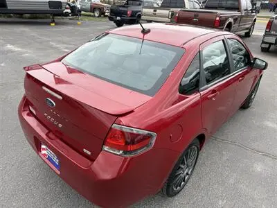 2010 Ford Focus SES photo 5
