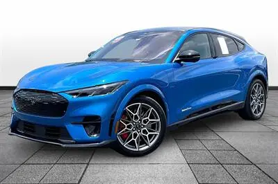 2025 Ford Mustang-Mach-e GT photo 2
