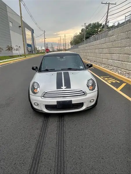 2011 MINI Cooper Base photo 1