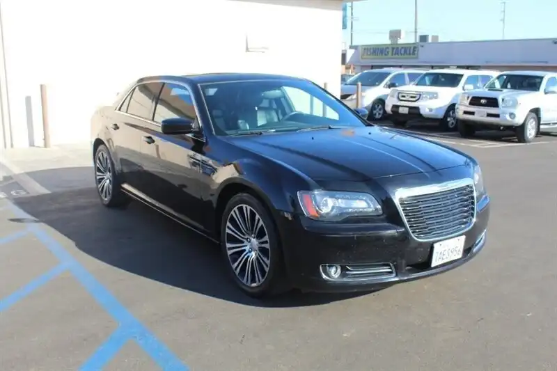 2013 Chrysler 300 S V6's photo