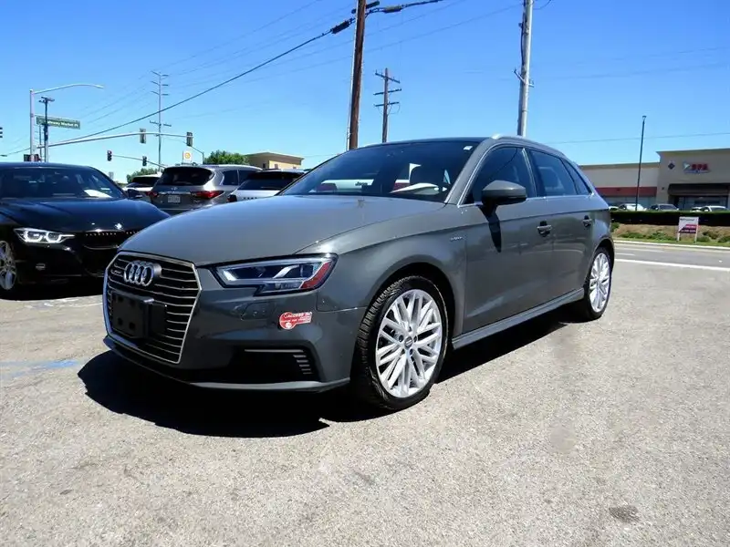 2018 Audi A3 e-tron 1.4T Premium Plus S tronic's photo