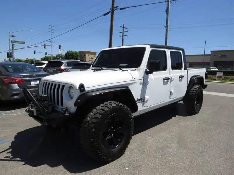 2020 Jeep Gladiator Sport S's photo