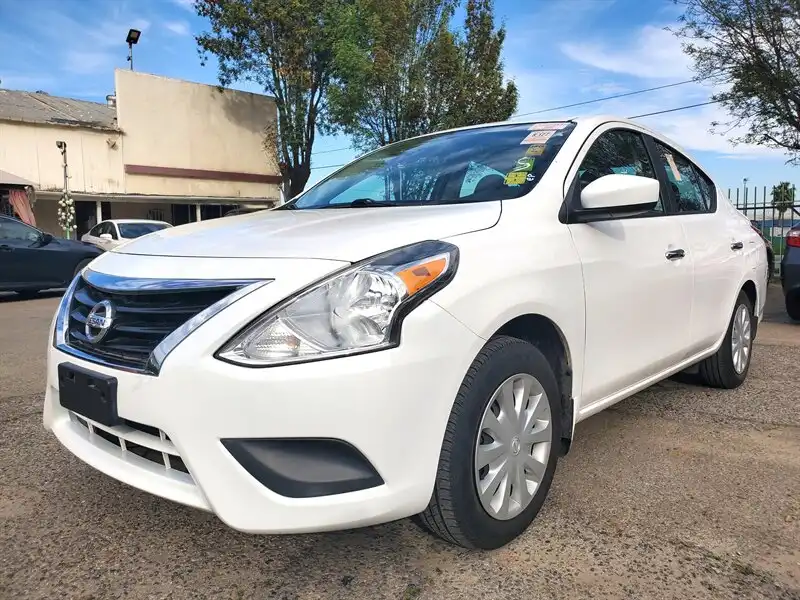 2017 Nissan Versa 1.6 SV CVT's photo