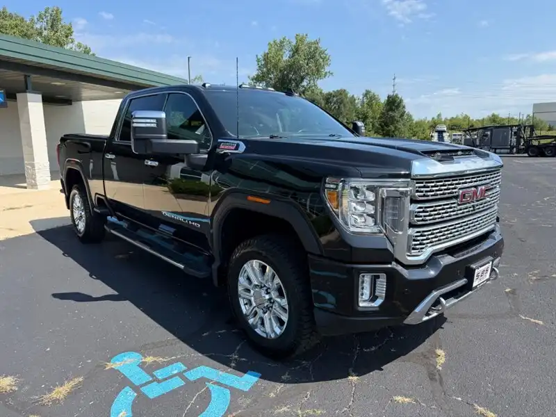 2021 GMC Sierra Denali 4WD Crew Cab Standard Box's photo