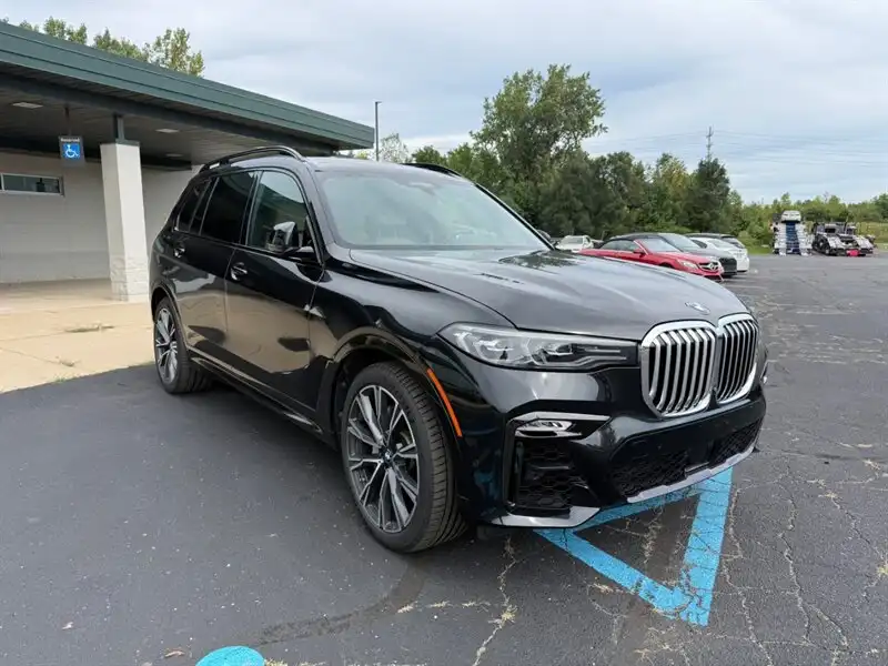 2019 BMW X7 xDrive50i's photo