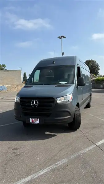 2019 Mercedes-Benz Sprinter 3500 170 WB High Roof's photo