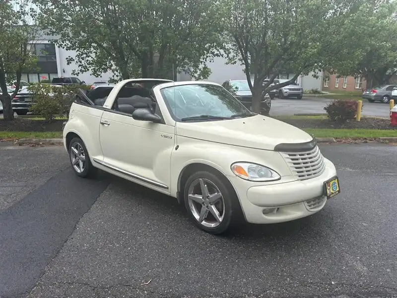 2005 Chrysler PT Cruiser GT Convertible's photo
