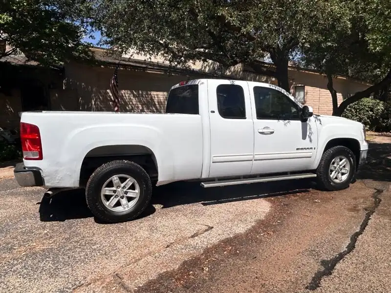 2007 GMC Sierra 2WD Extended Cab SLT SWB's photo