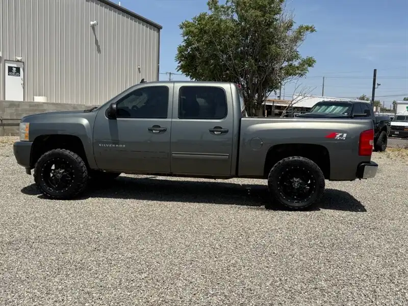 2011 Chevrolet Silverado 1500 LT 4X4 Crew Cab's photo