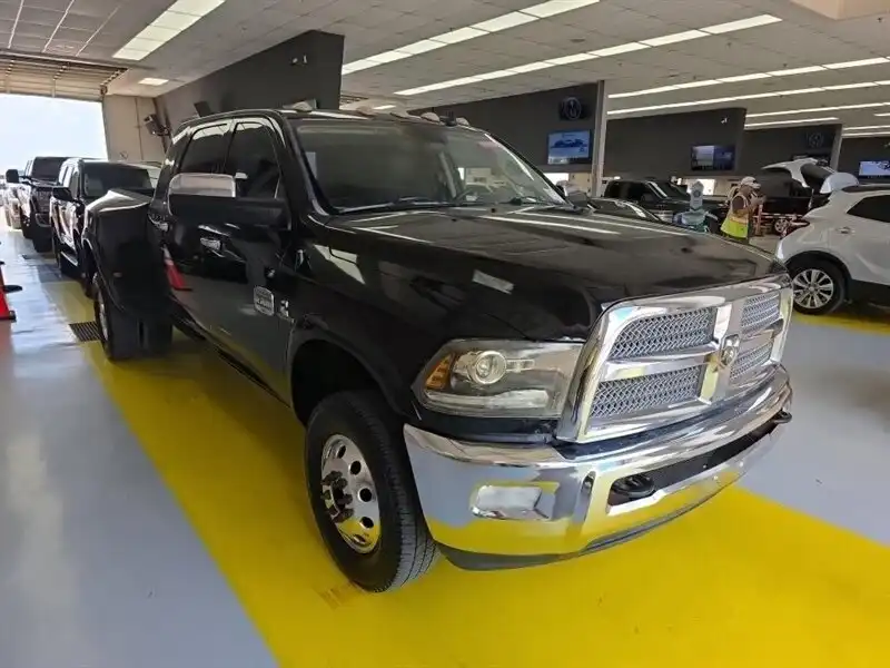 2016 RAM 3500 Laramie 4X4 Crew Cab LWB's photo