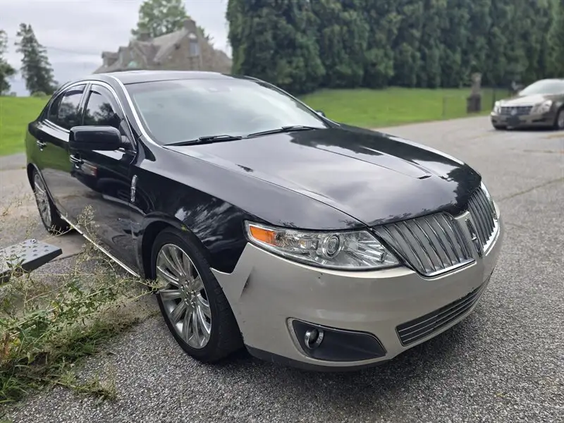2012 Lincoln MKS AWD photo 1