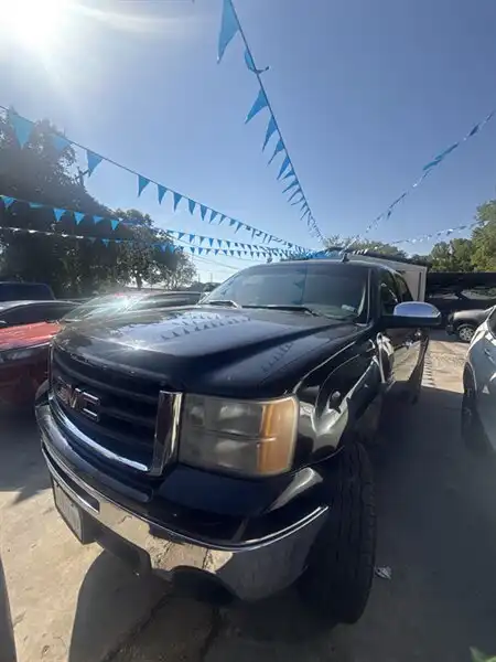 2009 GMC Sierra SLE Truck's photo