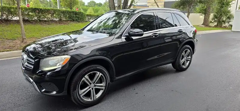 2017 Mercedes-Benz GLC GLC300's photo