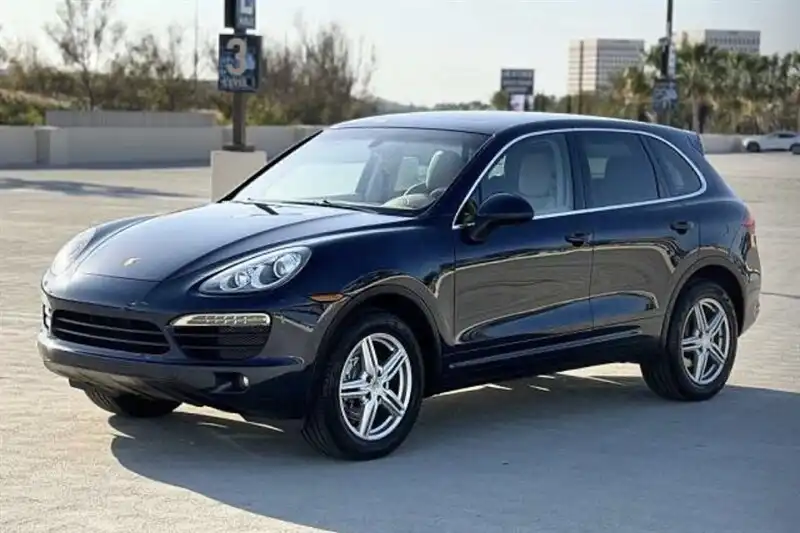 2011 Porsche Cayenne S's photo