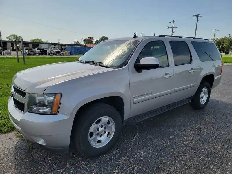 2008 Chevrolet Suburban 4WD 1500 w/LT's photo