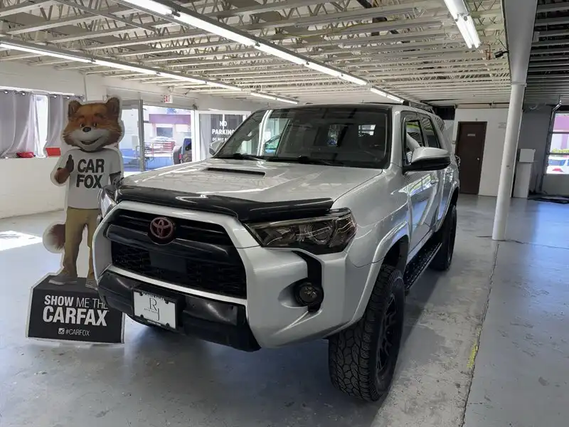 2020 Toyota 4Runner Off-Road 4WD V6's photo