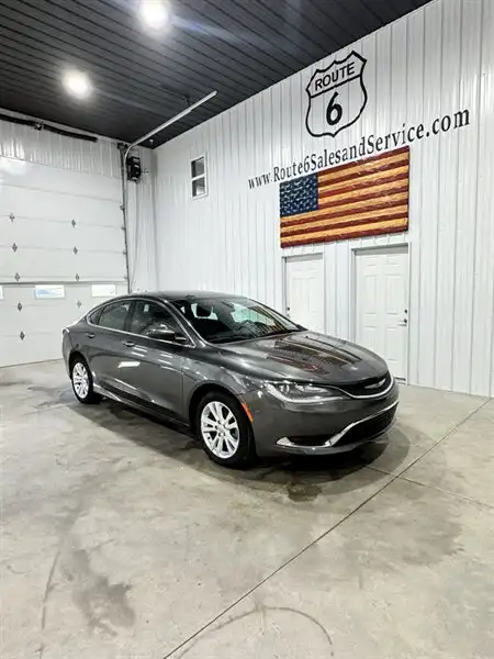 2015 Chrysler 200 Limited's photo