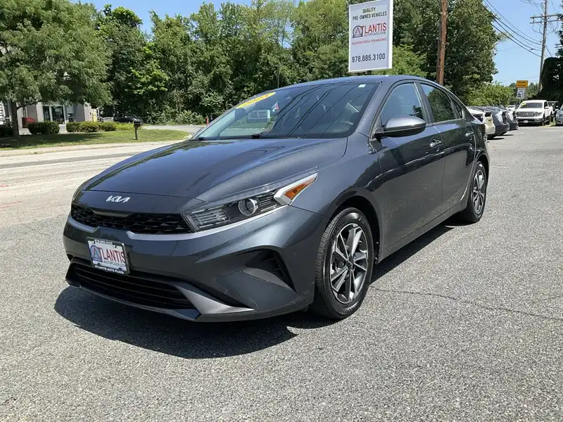 2023 Kia Forte LXS AT's photo