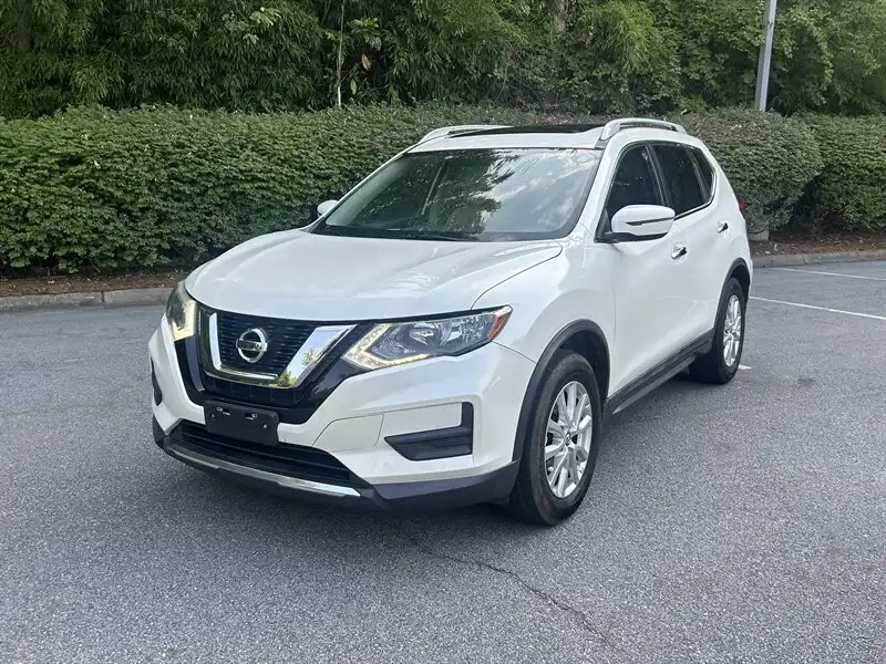 2017 Nissan Rogue SV FWD's photo