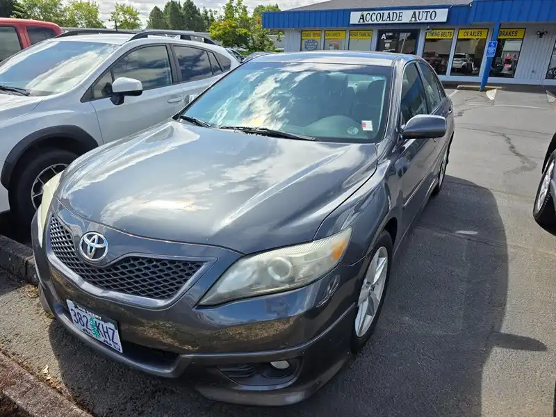 2011 Toyota Camry 2.5 Auto SE's photo