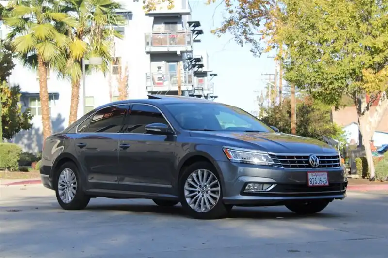 2017 Volkswagen Passat 1.8T SE Auto's photo
