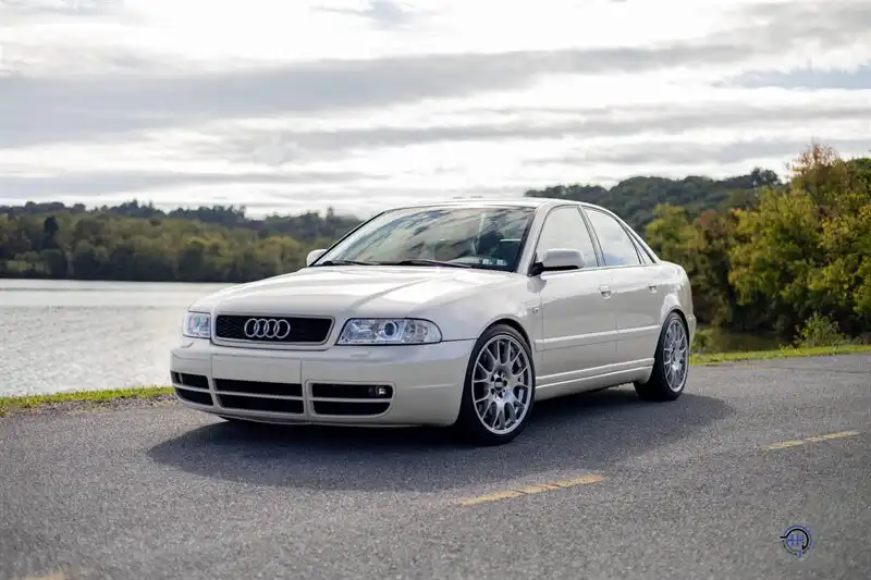 2001 Audi S4 quattro's photo