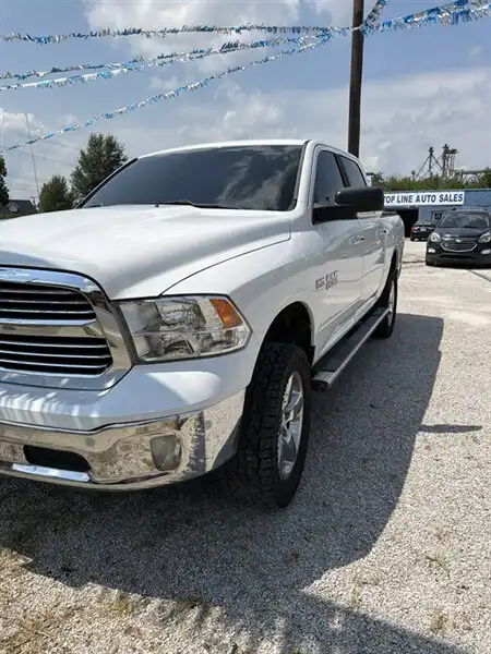 2018 RAM 1500 Big Horn 4x4 Crew Cab 5'7's photo