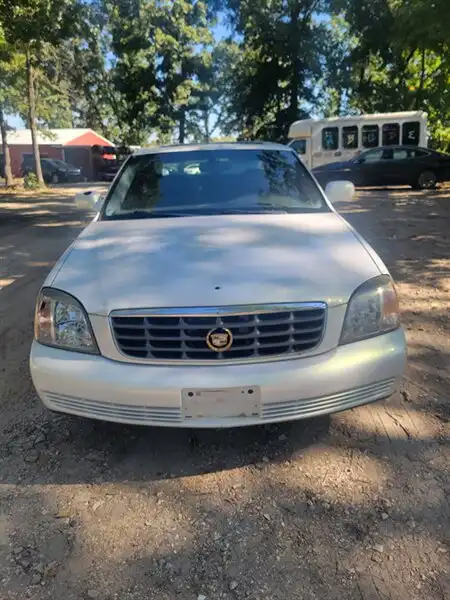 2004 Cadillac DeVille Base's photo