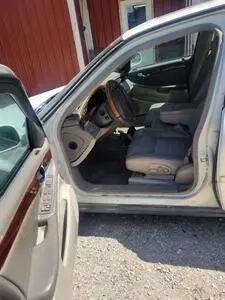 2004 Cadillac DeVille DHS photo 5
