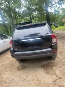 2014 Jeep Compass Sport photo 3
