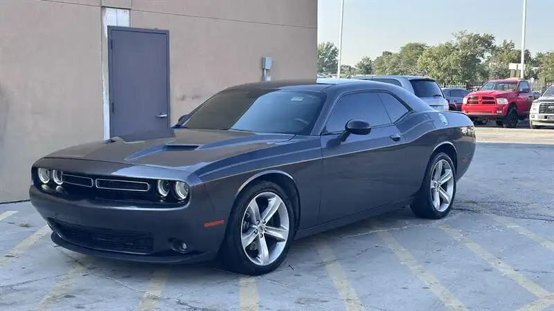 2017 Dodge Challenger R/T's photo