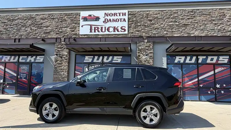 2025 Toyota RAV4 XLE AWD's photo