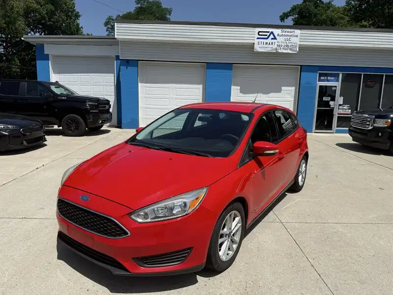 2017 Ford Focus 5 Door Hatch SE's photo