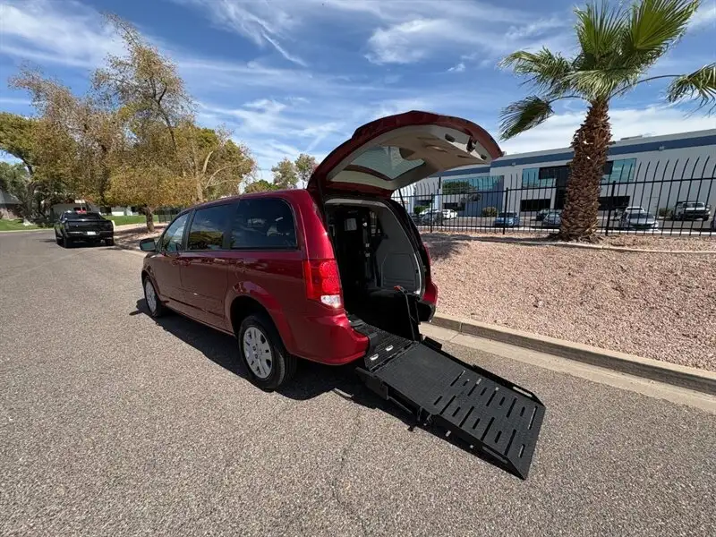 2016 Dodge Grand Caravan SE's photo
