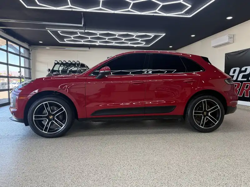 2019 Porsche Macan Base's photo