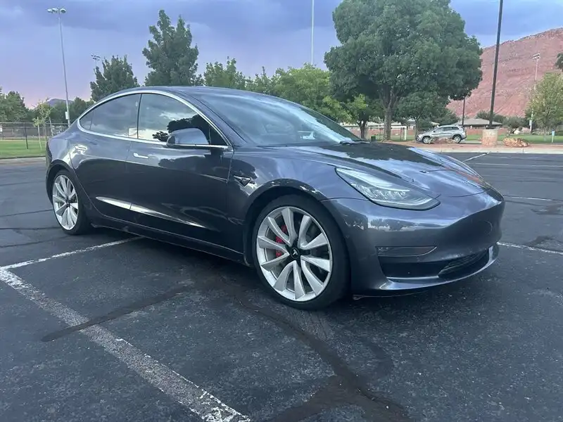 2019 Tesla Model 3 Long Range Dual Motor All-Wheel Drive's photo