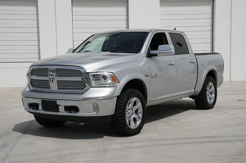 2016 RAM 1500 Laramie 4x4 Crew Cab 5'7's photo
