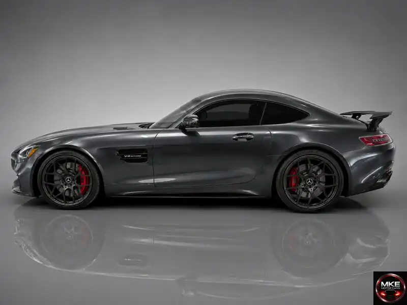 2020 Mercedes-Benz AMG GT Base's photo