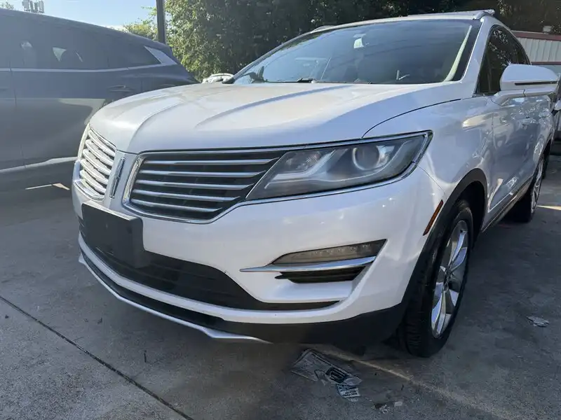 2016 Lincoln MKC Select FWD's photo