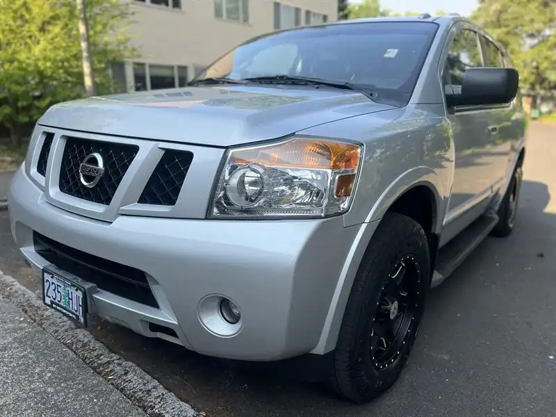 2015 Nissan Armada SV 4X4's photo