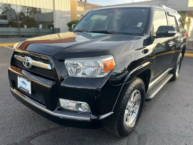 2013 Toyota 4Runner SR5 4x4 V6's photo