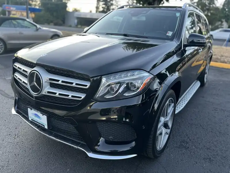 2017 Mercedes-Benz GLS GLS550's photo