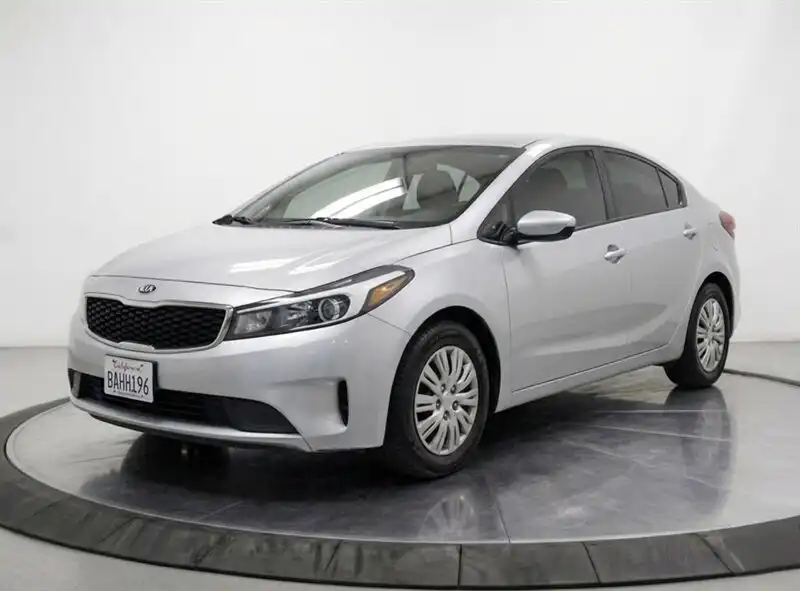 2017 Kia Forte LX AT's photo