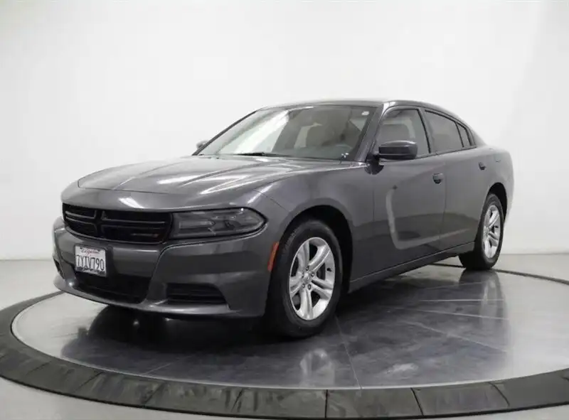 2015 Dodge Charger SE's photo
