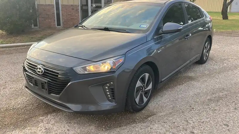 2017 Hyundai Ioniq 1.6 Hybrid SEL DCT's photo